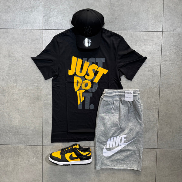 Nike completo uomo hj0554 010