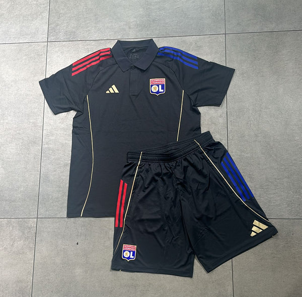 Adidas completo uomo O. Lione jl9469